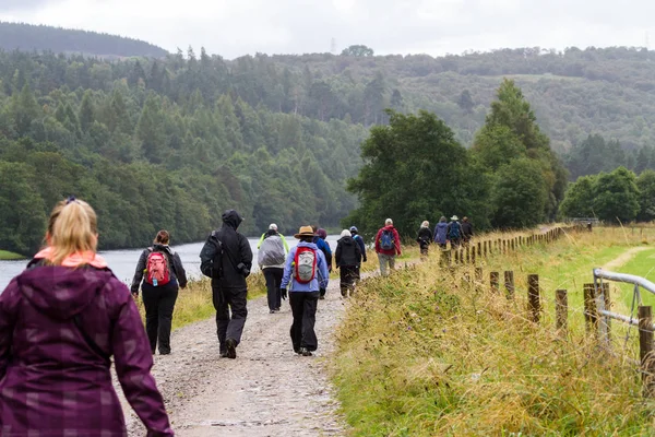 Caminando en las tierras altas escocesas — Foto de Stock