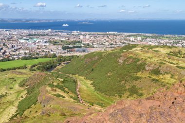 Holyrood Park 'tan şehir manzarası