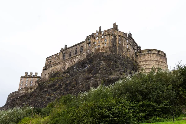 Edinburgh Castle on Castle Rock — Stock Photo, Image