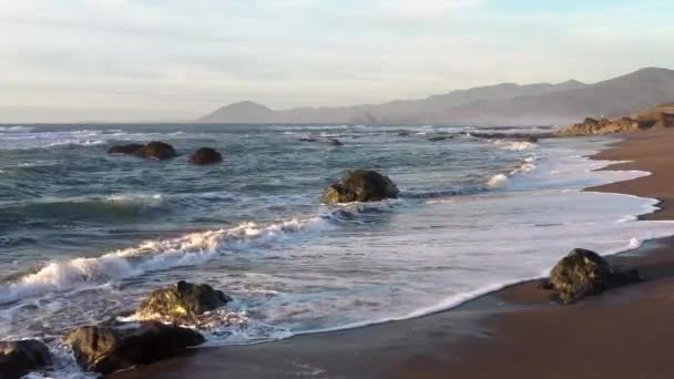 Praia Bonita Tranquila Costa Sul Oregon Com Vistas Incríveis Paisagens — Vídeo de Stock