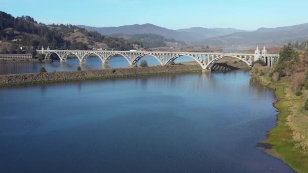 Isaac Lee Patterson Köprüsü Aynı Zamanda Rogue River Köprüsü Olarak — Stok video