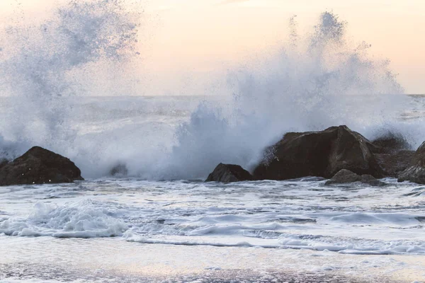 Rocky Partvonal Nesika Beach Oregon Késő Délután Nap Közeledik Horizont — Stock Fotó