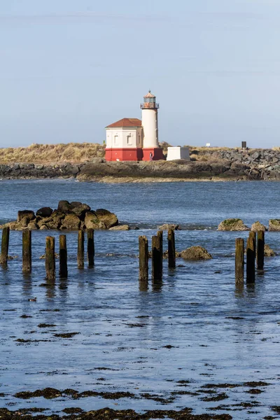 Phare Rivière Coquille Bandon Oregon Par Une Journée Nuageuse Brumeuse — Photo