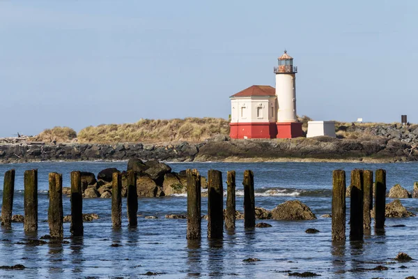 Phare Rivière Coquille Bandon Oregon Par Une Journée Nuageuse Brumeuse — Photo