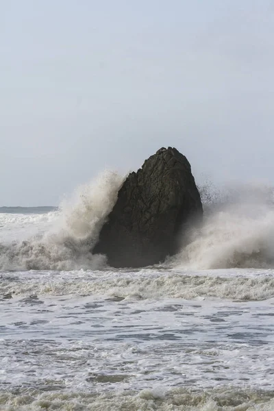 Drsná Moře Jako Sezónní Zimní Bouře Blíží Jižnímu Pobřeží Oregonu — Stock fotografie