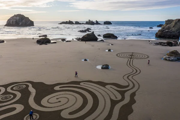 Bandon Sea Oregon Usa March 2020 Team Circles Sand Drawing — Stock Photo, Image