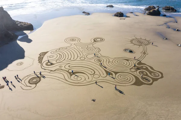Bandon Sea Oregon Usa February 2020 Team Circles Sand Drawing — Stock Photo, Image
