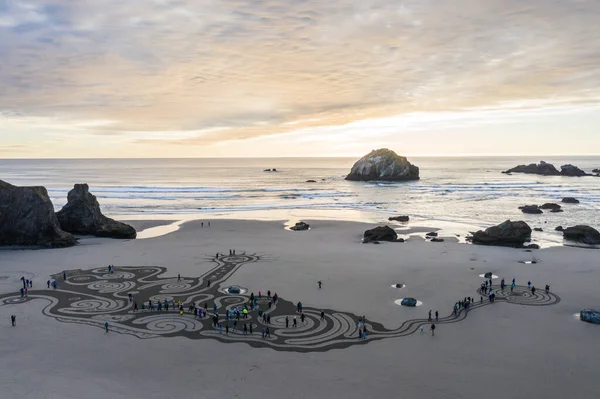 Bandon Sea Oregon Usa March 2020 People Sunset Walking Labyrinth — Stock Photo, Image