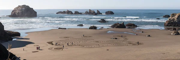 Bandon Sea Oregon Usa February 2020 Team Circles Sand Drawing — Stock Photo, Image