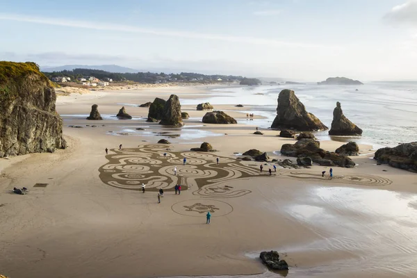Bandon Sea Oregon Usa February 2020 Team Circles Sand Drawing — Stock Photo, Image