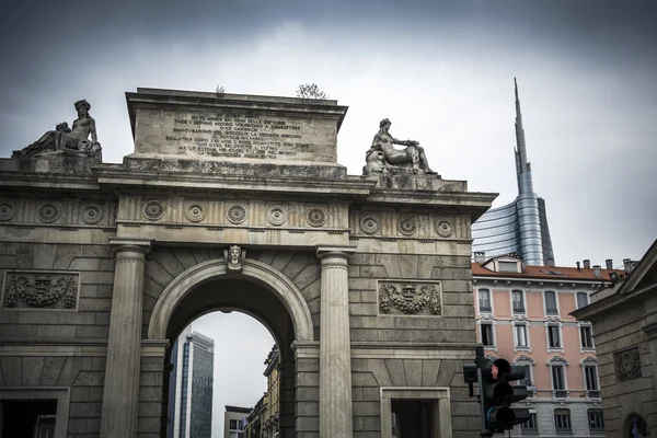 Milan old and new — Stock Photo, Image