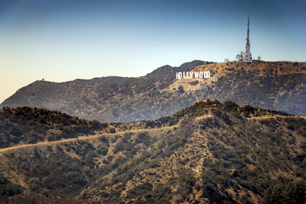 Colinas de Hollywood vistas através do parque Griffith a partir do observatório — Fotografia de Stock