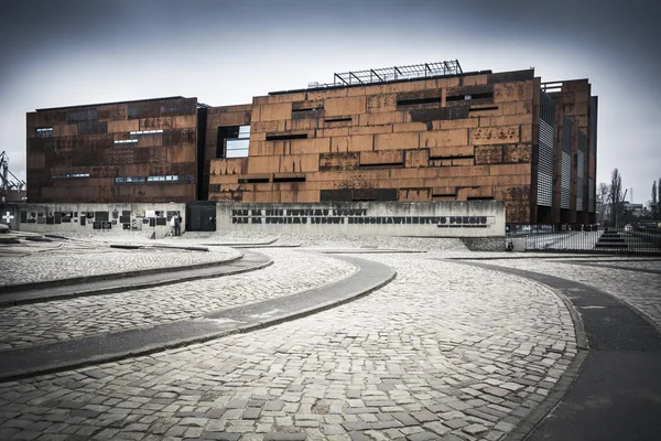 European Solidarity Centre at the Gdansk shipyard in northern Poland — Stock fotografie