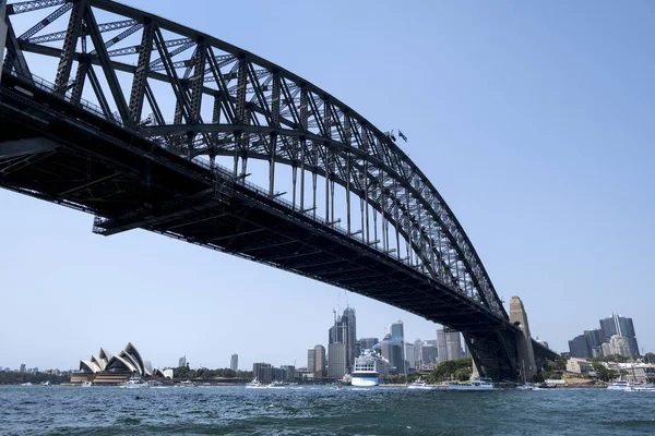 Vue Sous Pont Port Sydney Jusqu Opéra Sydney — Photo