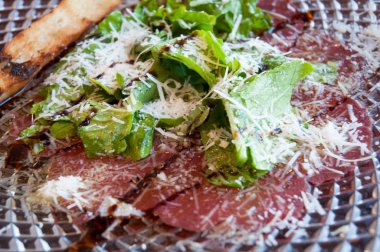 et carpaccio parmesan peyniri ile .