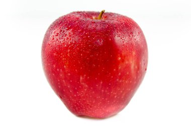 Beyaz arkaplanda kırmızı elmalar