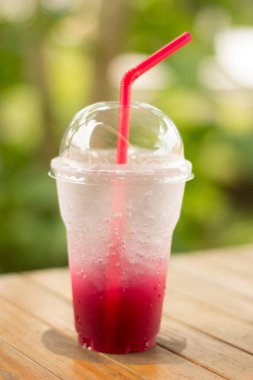Kırmızı kireç soda içmek