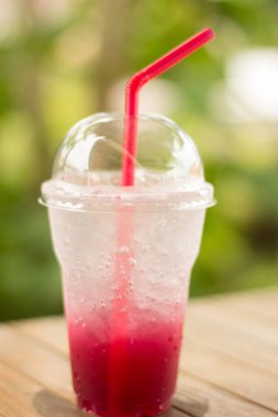 Kırmızı kireç soda içmek