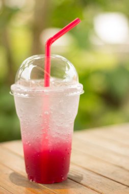 Kırmızı kireç soda içmek
