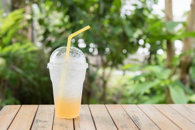 Espresso fincan ahşap tablo