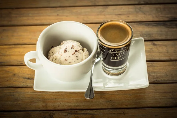 affogato kahve dondurma ile