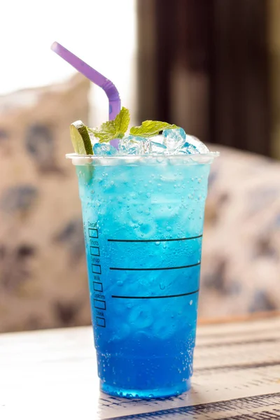 Blue Hawaiian lime soda/Iced blue hawaii