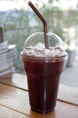 Buzlu Amerikalı siyah kahve