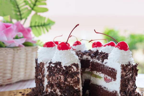 Bolo de floresta negra decorado — Fotografia de Stock