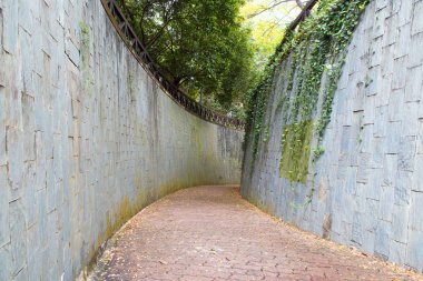 Fort Canning Parkı, yeraltı geçidi
