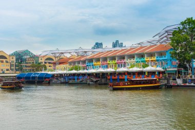 Renkli Clarke Quay içinde bina