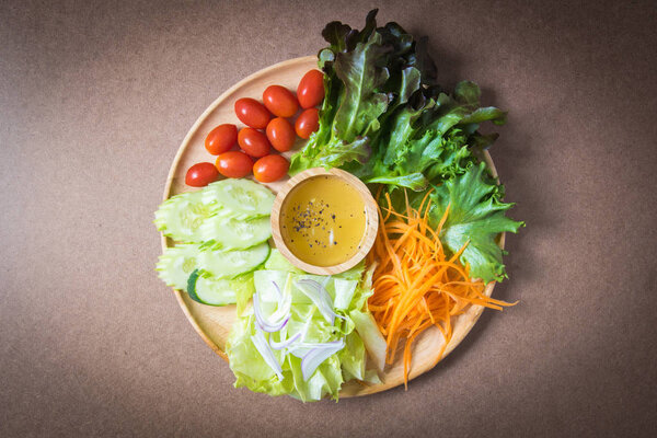 Salad with fresh vegetables