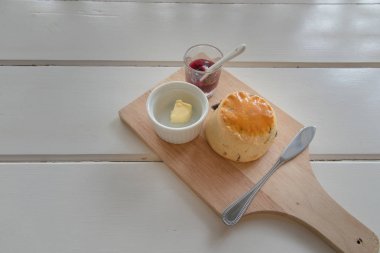 çikolatalı çörek veya meyve çörek