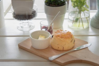 çikolatalı çörek veya meyve çörek