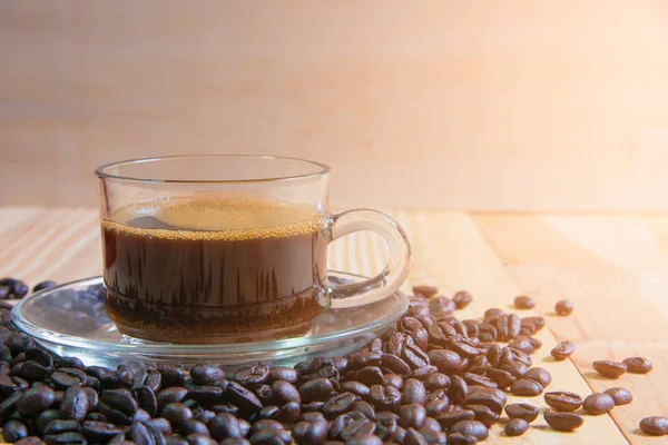 Espresso bir cam ahşap tablo