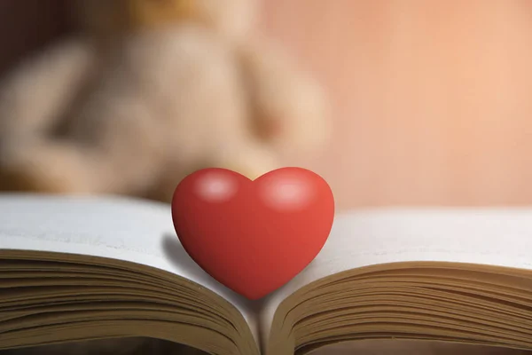 Сердце книги — стоковое фото
