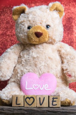 Ahşap alfabe ile kalp