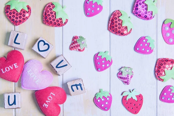 Ahşap alfabe ile kalp