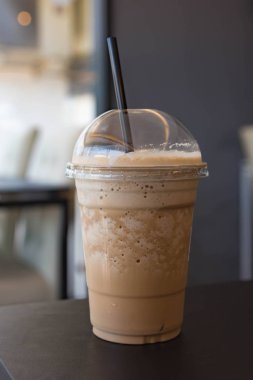 Plastik bardak süt kahve smoothie