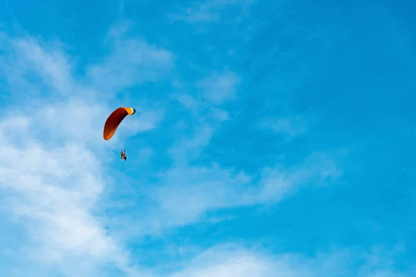 Man ride Paramotor flying in the sky — Stock Photo, Image