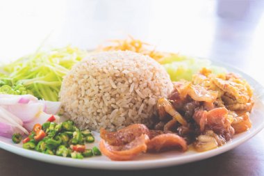 Karides hamur ile terbiyeli pirinç