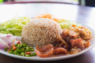 Karides hamur ile terbiyeli pirinç