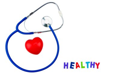 Mavi stetoskop izole ve beyaz zemin üzerine kırmızı kalp