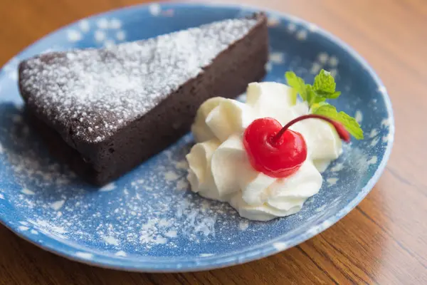 Çikolatalı kek un olmadan