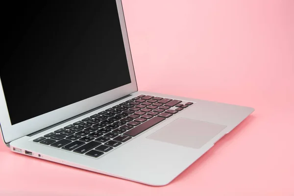 Laptop com tela em branco preto — Fotografia de Stock