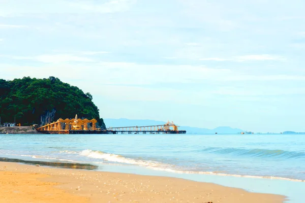 Pequeño puerto en el mar — Foto de Stock