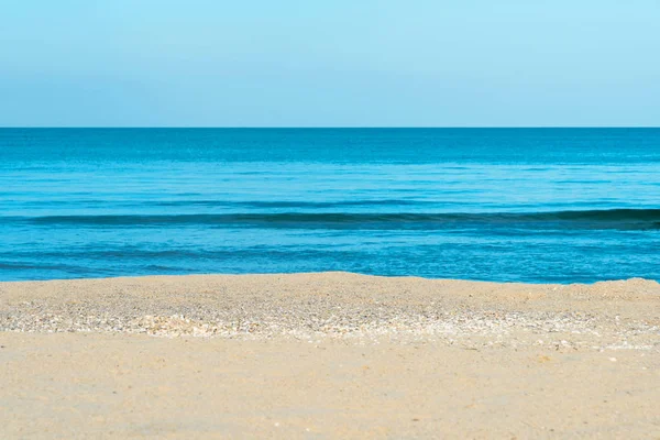 Kopya alanı olan boş deniz ve sahil arkaplanı