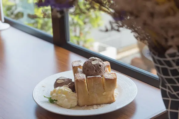 Honey Toast w płycie — Zdjęcie stockowe