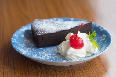 Çikolatalı kek un olmadan