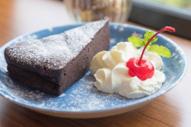 Çikolatalı kek un olmadan