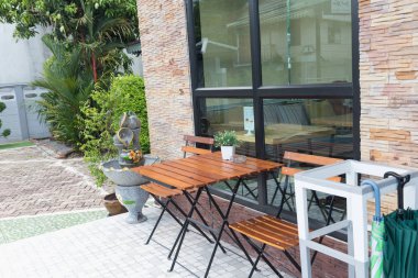 Kahve masa ve sandalyeler